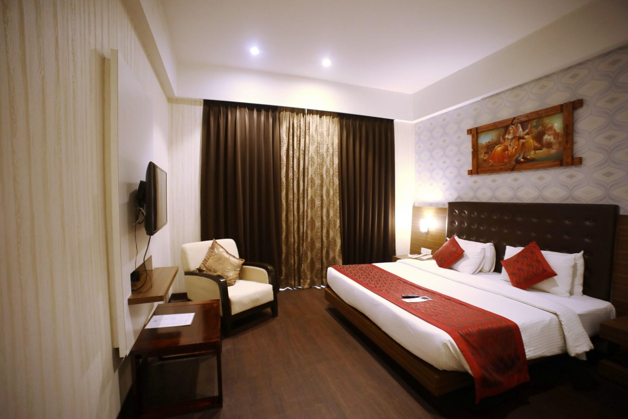 The Byke Suraj Plaza Pure Veg, Thane Exterior photo